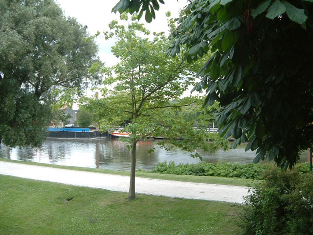 B&B Waterside Μπριζ Εξωτερικό φωτογραφία